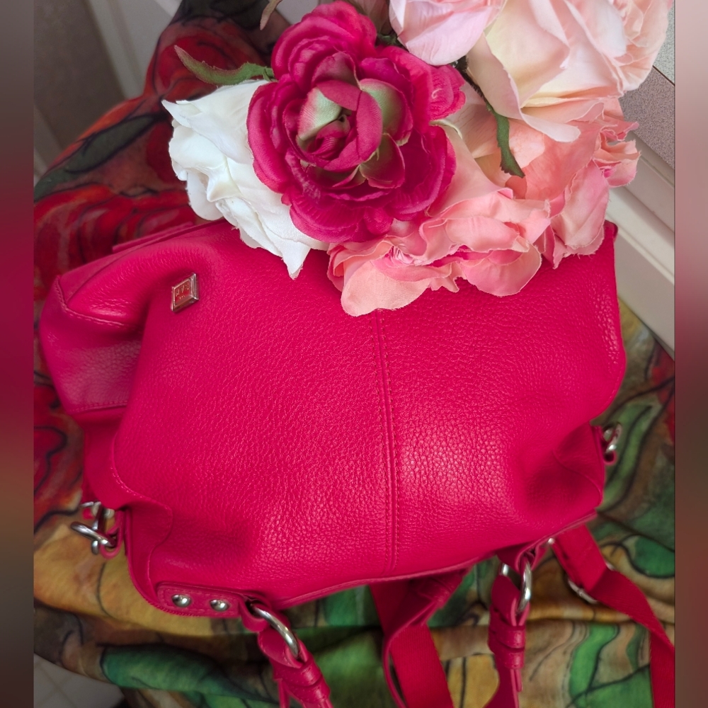 Elegant 🩷 Bag. The Sak.